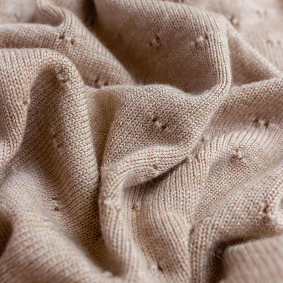 Ajour Decke Bibi aus Merinowolle 70x95cm sand
